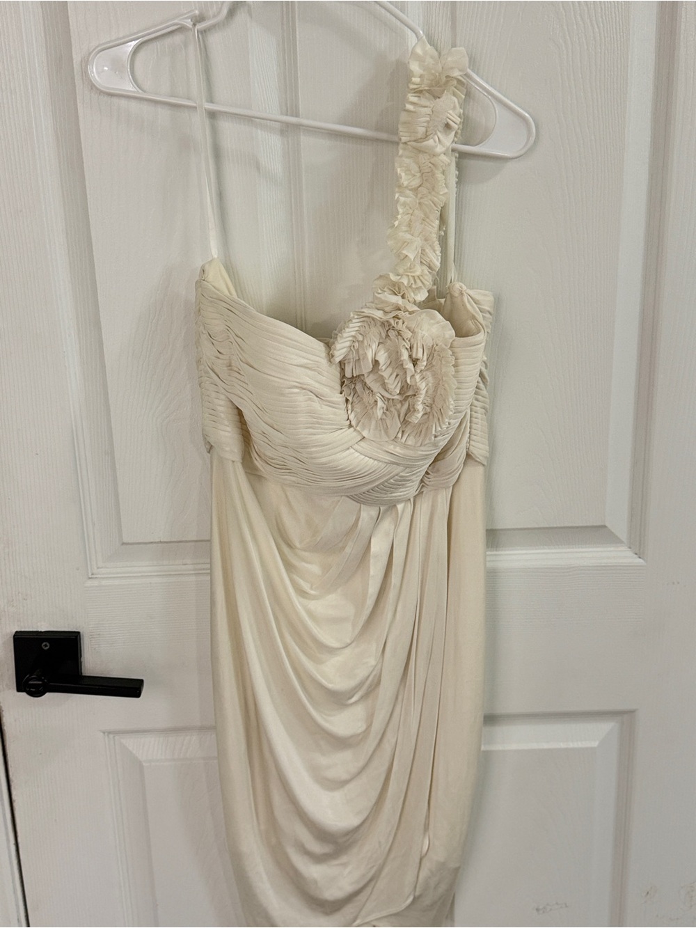 BCBGMaxAzria Ivory One Shoulder Mini Dress Size L Ruffle Cocktail